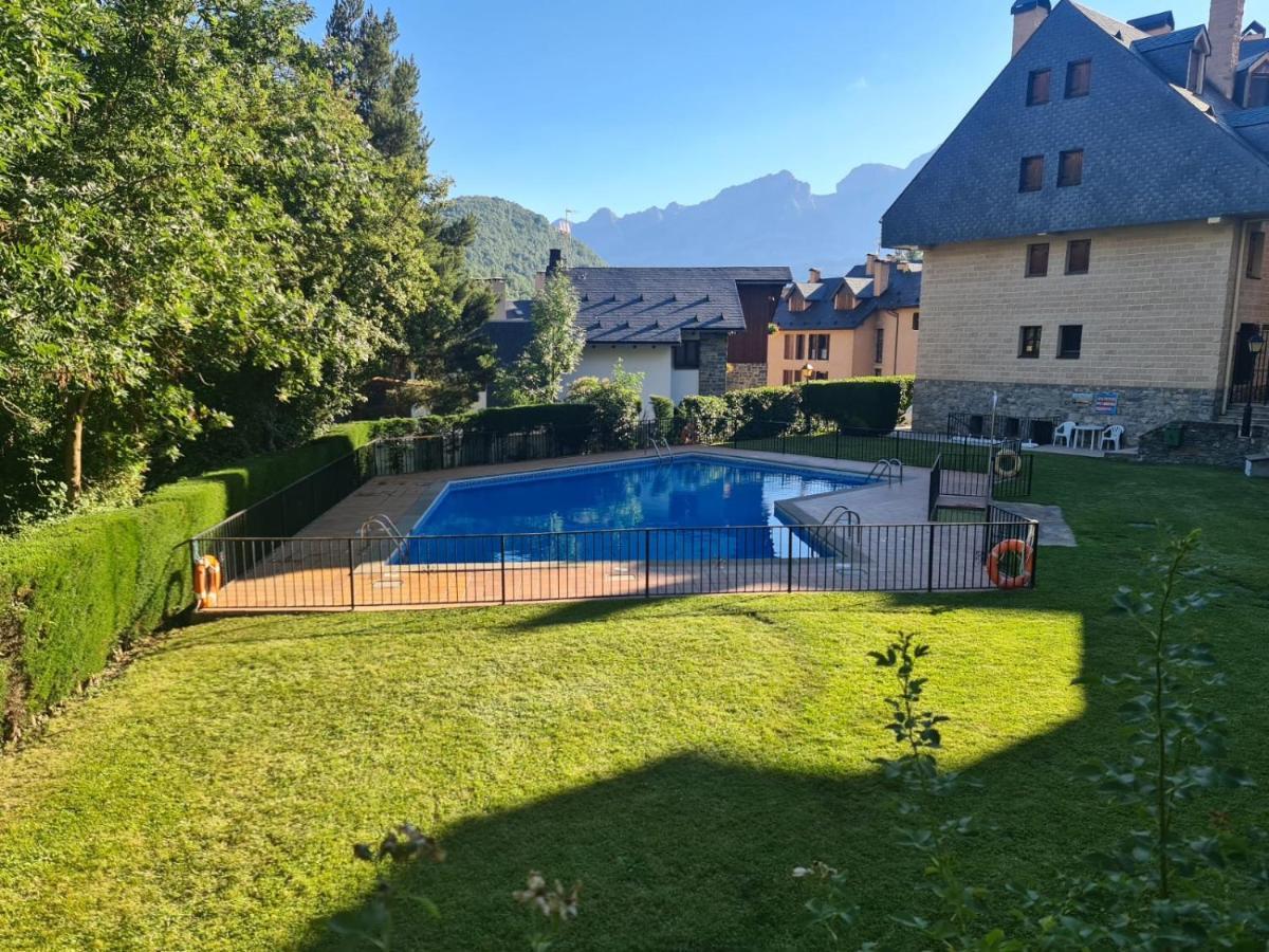 Apartamento en Panticosa Bagian luar foto